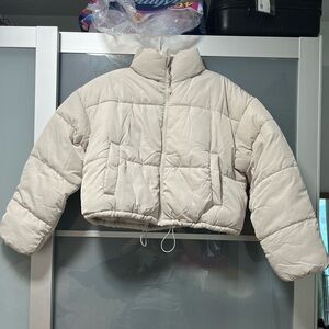 H&M cropped puffer cream coloured size Medium